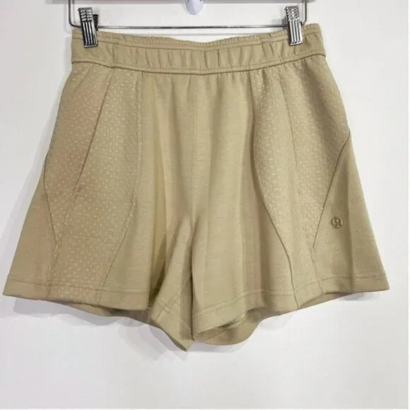 Lululemon NWT Embossed Panel High-Rise Short 4" Trench - Picture 5 of 14